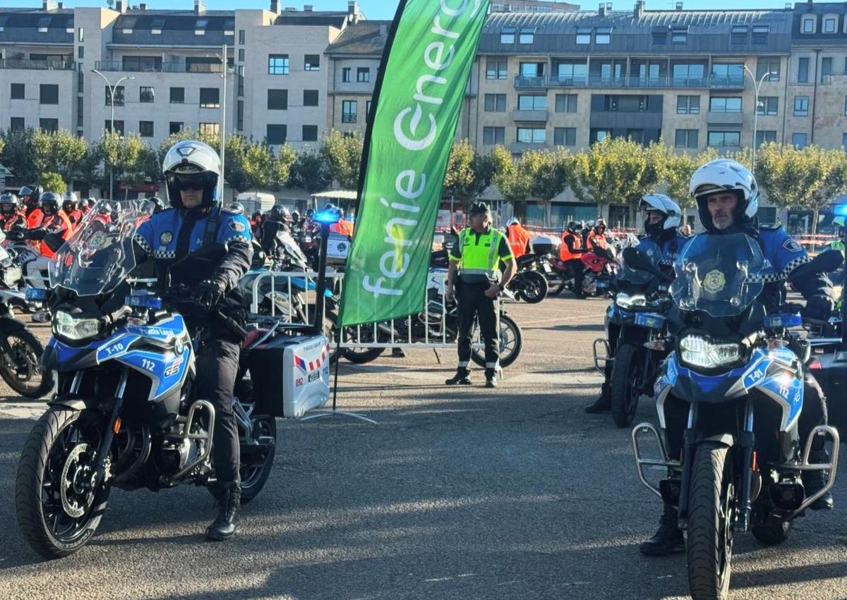 Imagen secundaria 1 - 250 motos y 200 kilómetros por León: arranca la Ruta 65 homenaje a la Guardia Civil de Tráfico