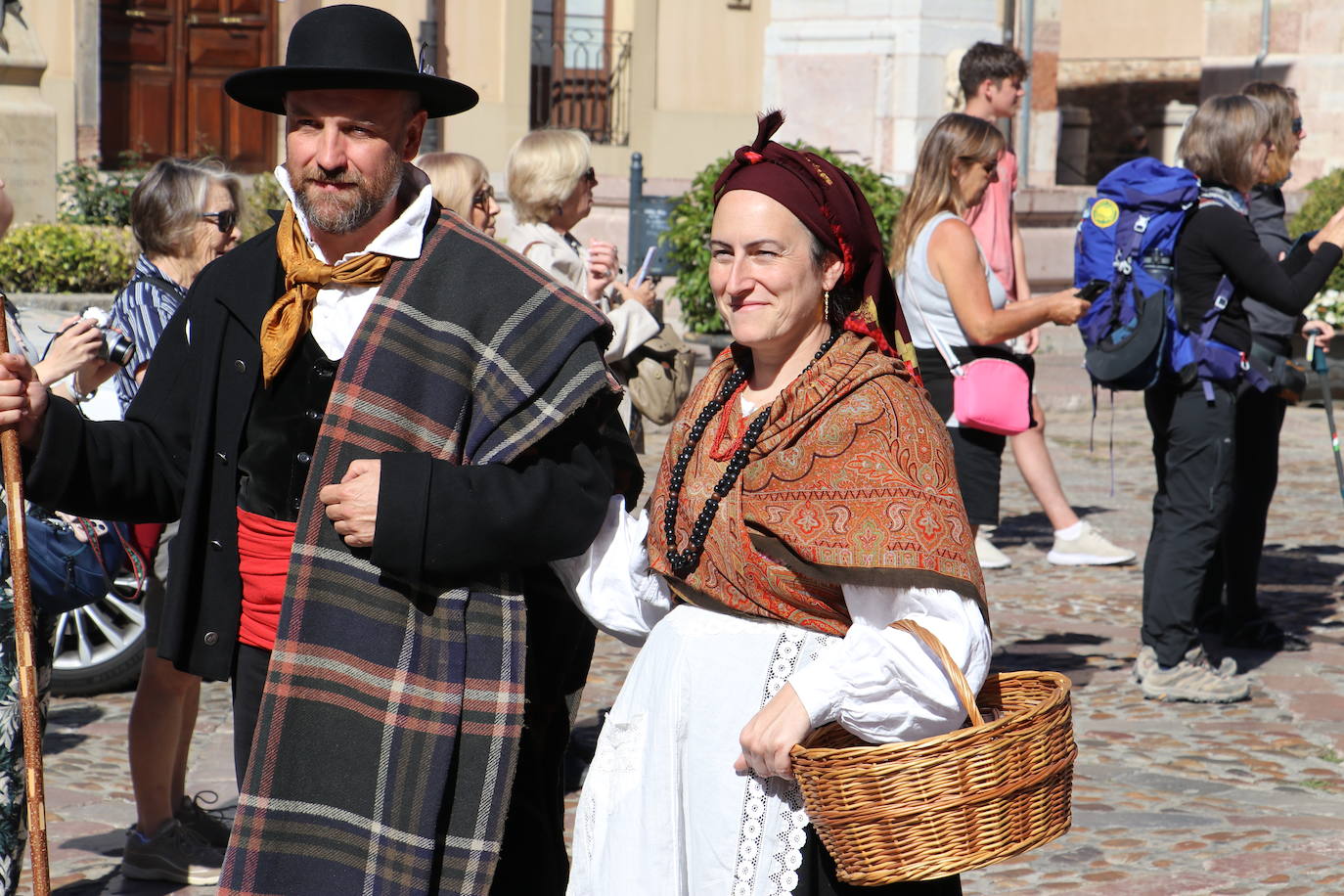 Desfile de la indumentaria tradicional del Viejo Reino