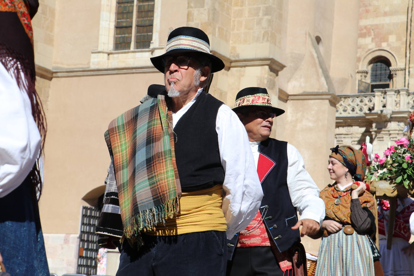 Desfile de la indumentaria tradicional del Viejo Reino