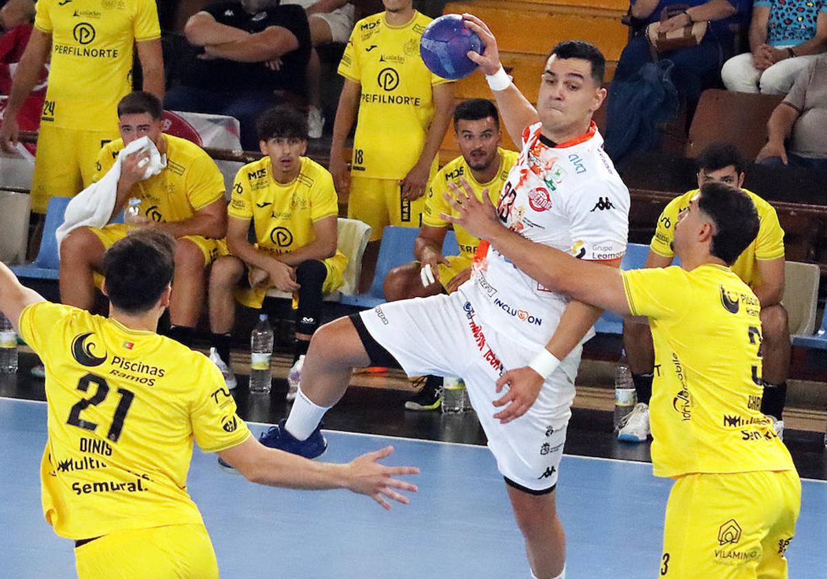 Álex Lodos, en el partido ante el ABC Braga.