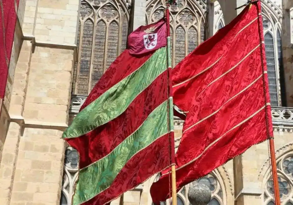 Pendones en San Froilán.