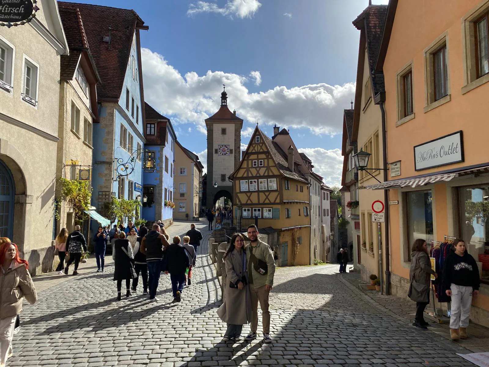 Eli y Dani, en el coqueto pueblo alemán de Rothenburg ob der Tauber.