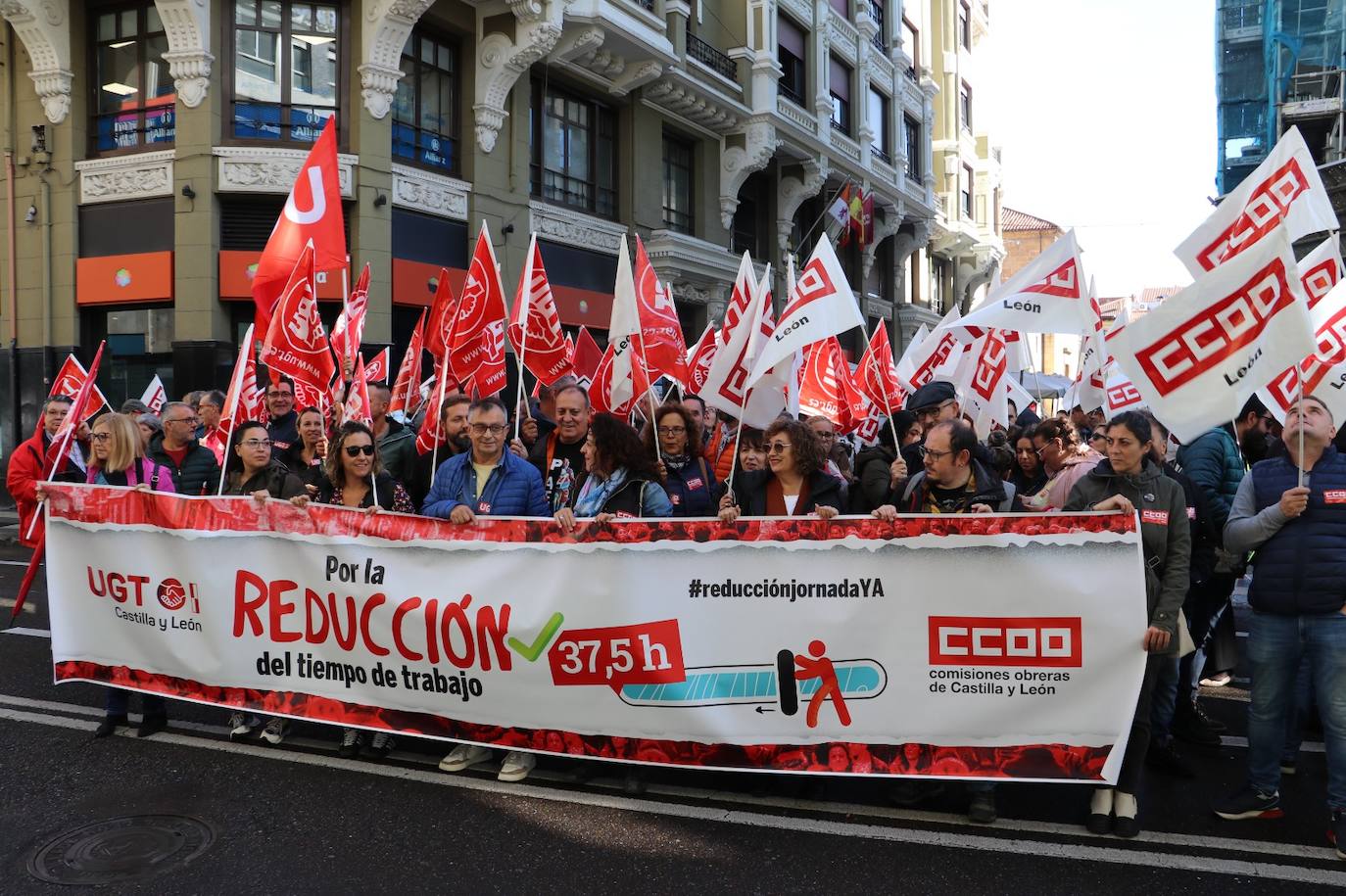 UGT y CCOO se manifiestan para reducir la jornada laboral