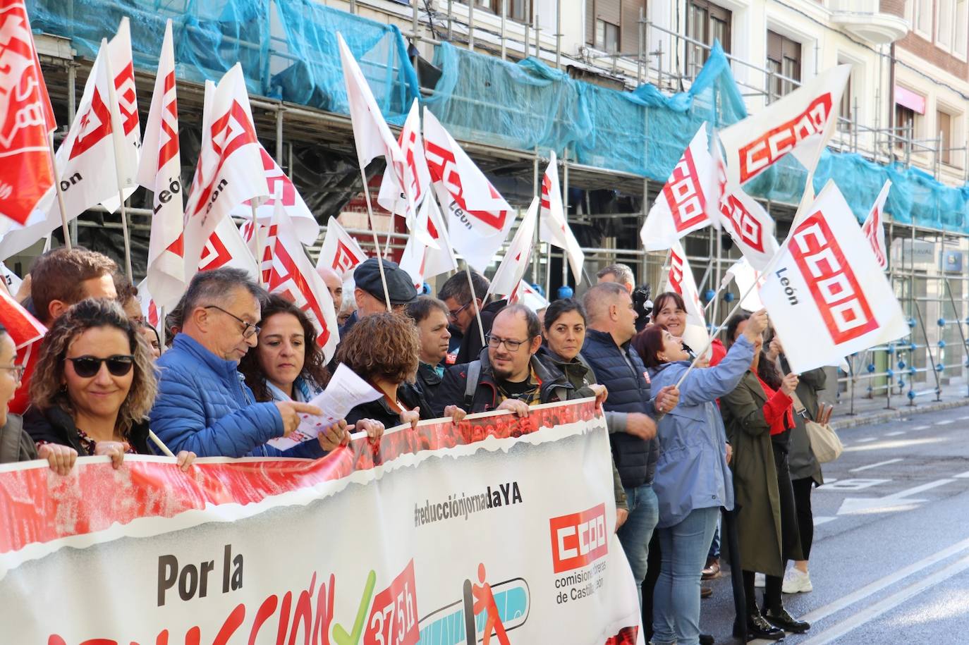 UGT y CCOO se manifiestan para reducir la jornada laboral