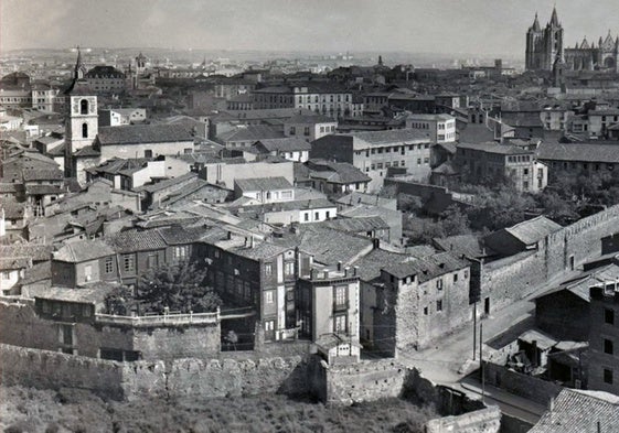 Cercas de León y Puerta Moneda. 1950.