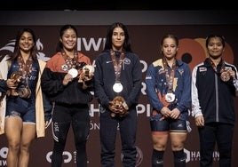 Participantes del mundial junior de halterofilia en León.