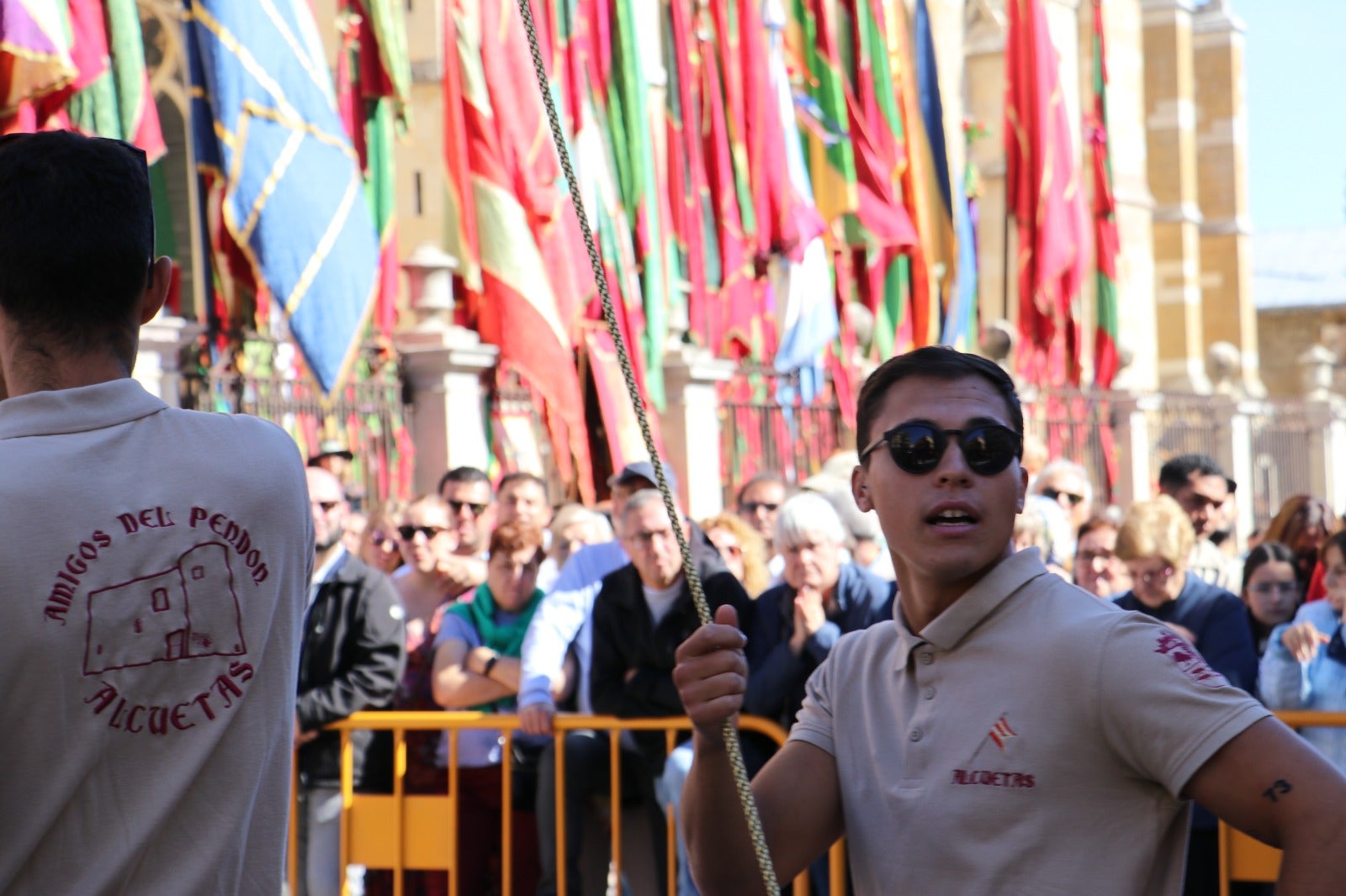 Todas las imágenes del desfile y concentración de pendones por San Froilán