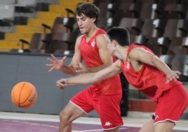 Un entrenamiento de la Cultural de baloncesto.