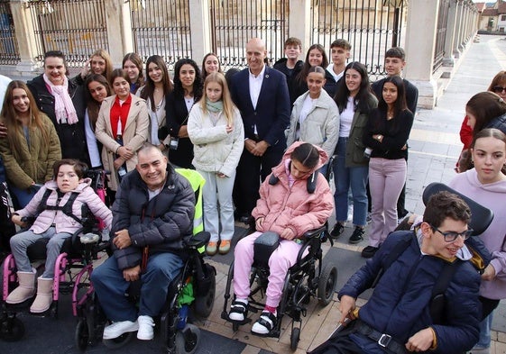 Algunos de los participantes en la marcha de Aspace.