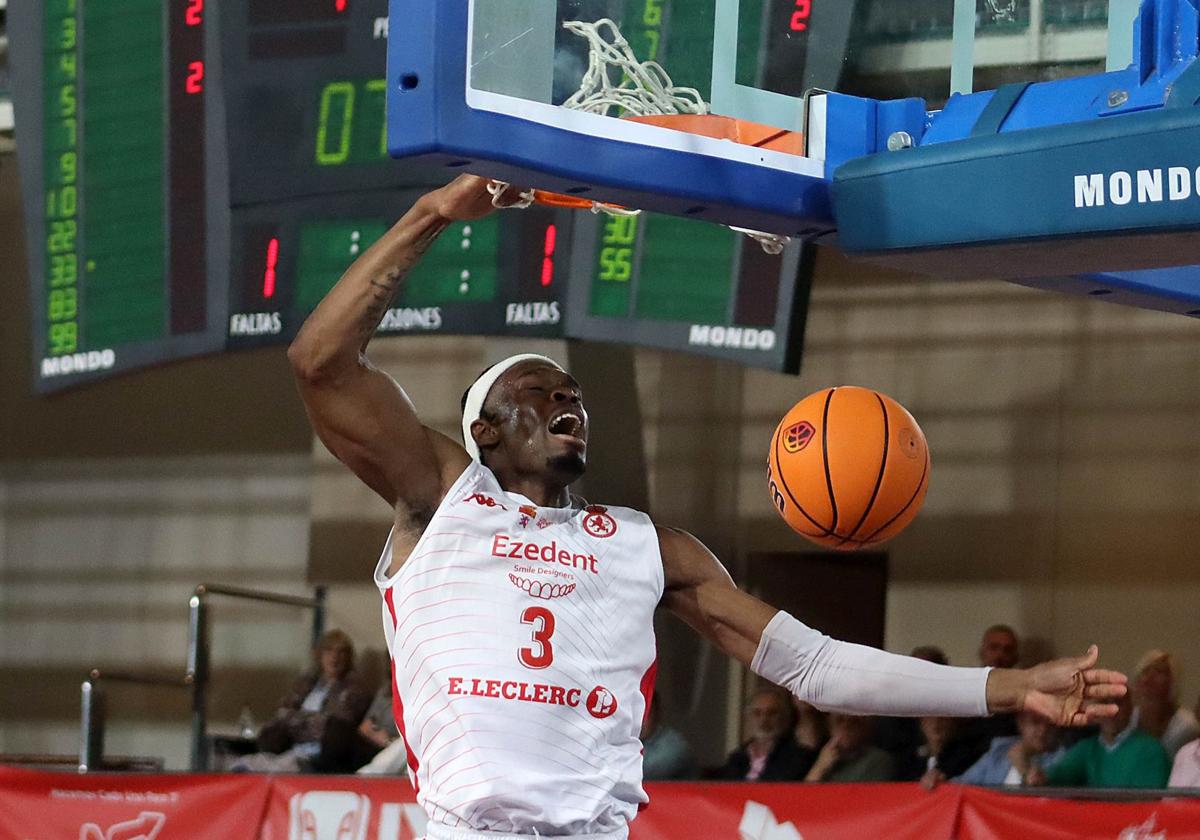 Okafor, en el partido ante Udea Algeciras.