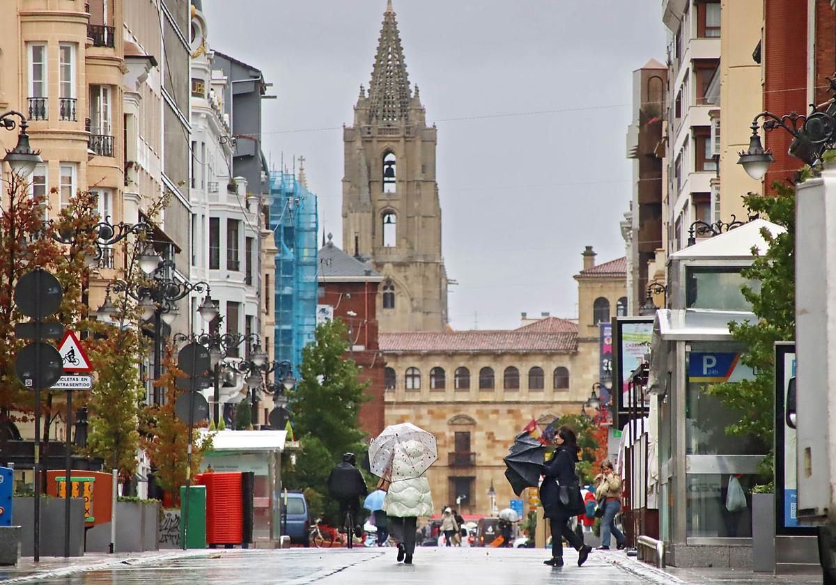 Lluvia sobre la capital leonesa.