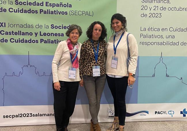 Montse e Inés en un congreso en Salamanca.