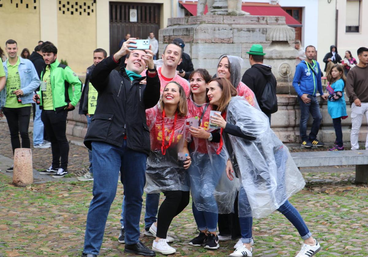 Las mejores imágenes del desfile de peñas de León