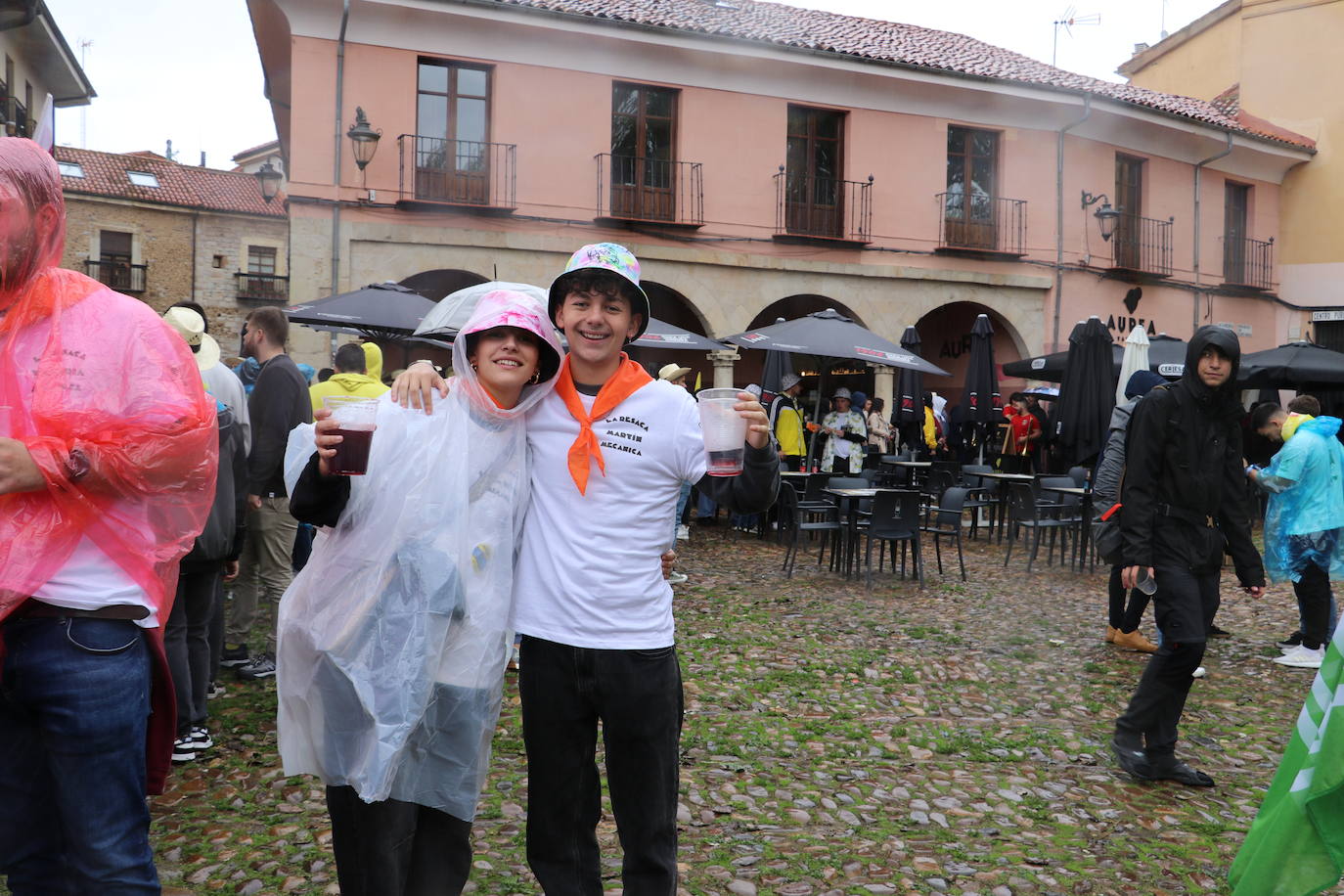 Las mejores imágenes del desfile de peñas de León