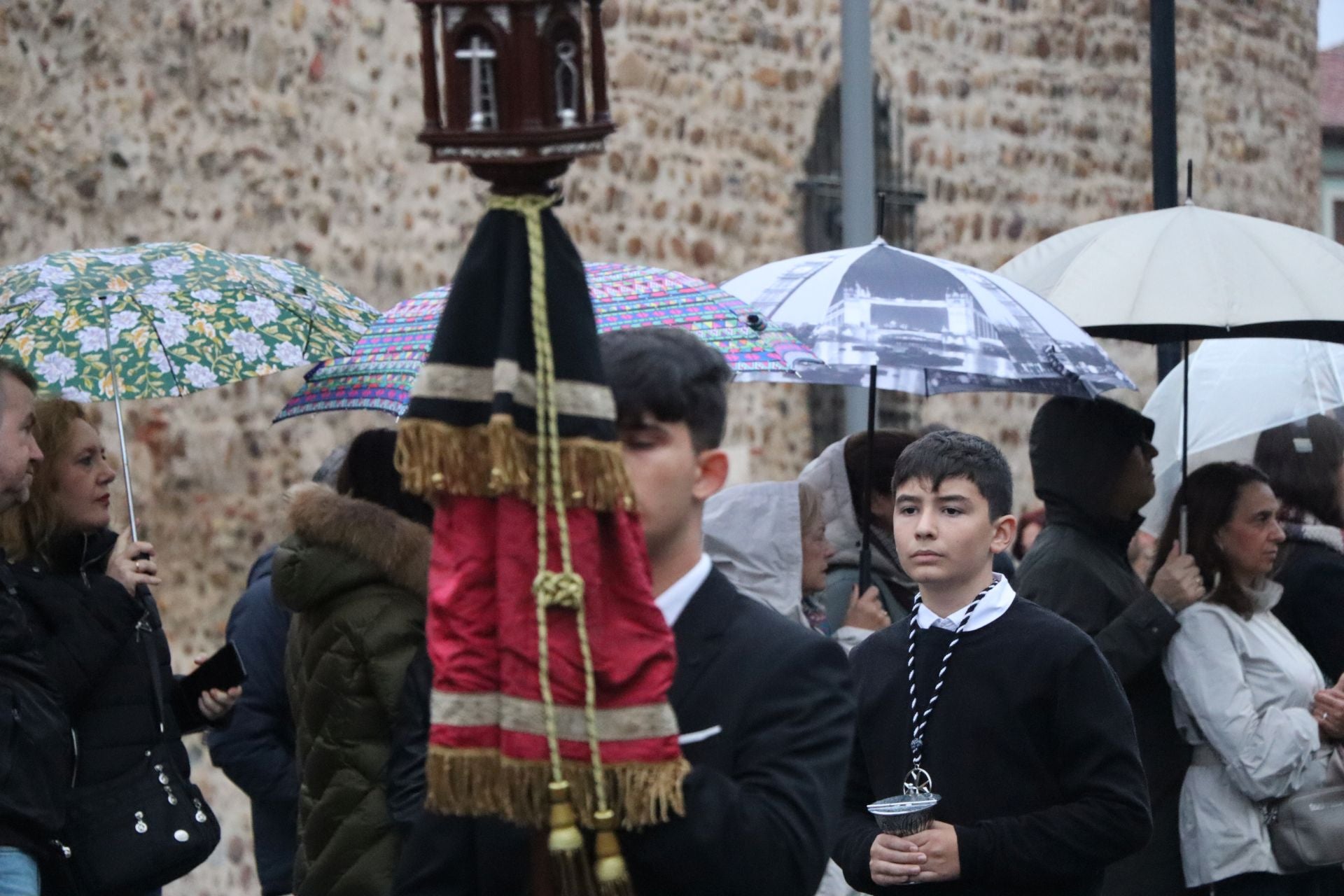 Las mejores imágenes de la Procesión Extraordinaria de San Juan Evangelista en León