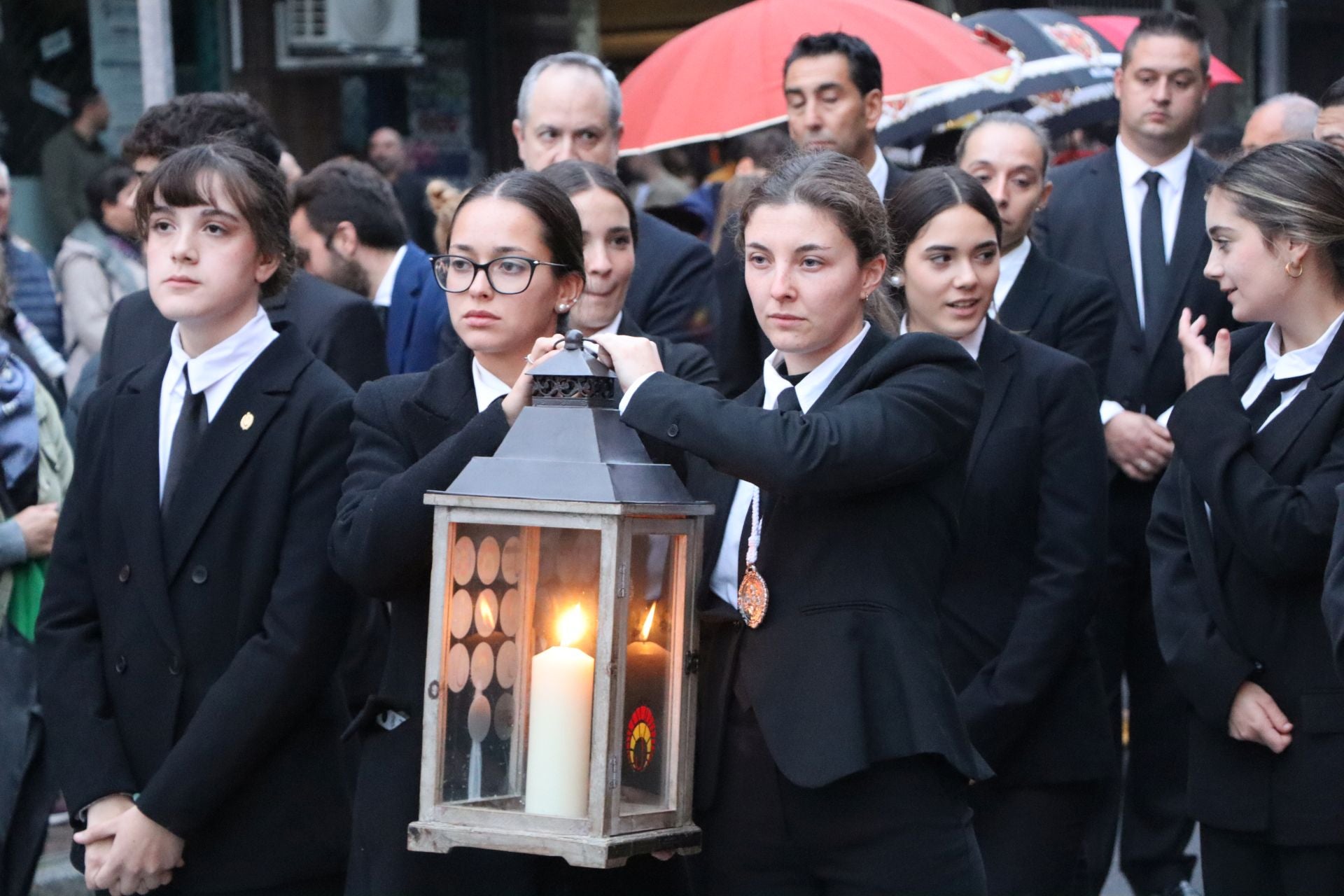 Las mejores imágenes de la Procesión Extraordinaria de San Juan Evangelista en León