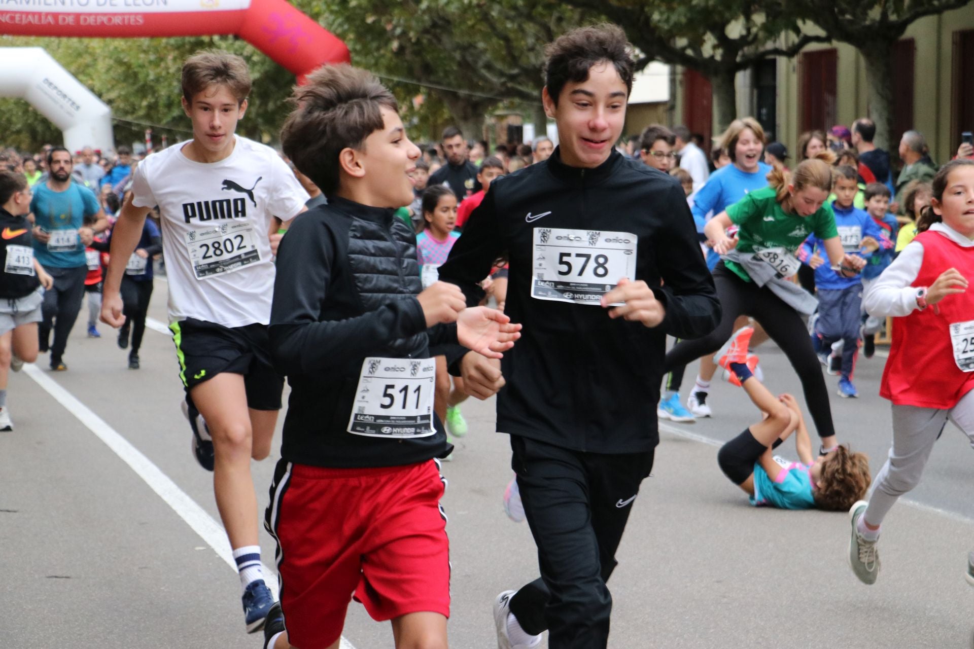 Las méjores imágenes de la carrera popular de los &#039;10 kilómetros Ciudad de León&#039;