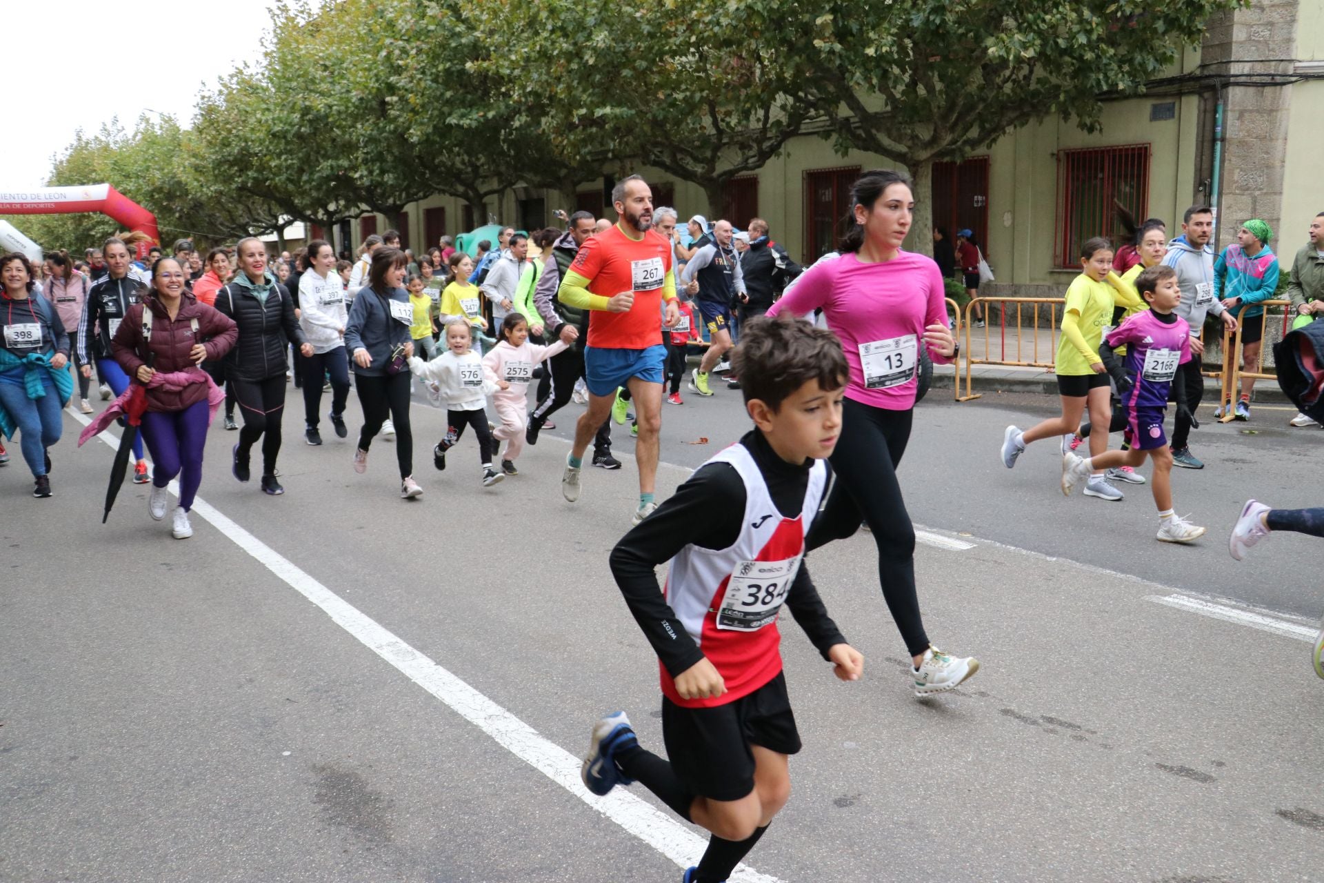 Las méjores imágenes de la carrera popular de los &#039;10 kilómetros Ciudad de León&#039;