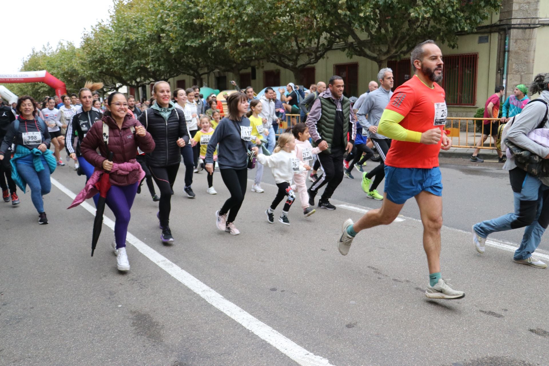 Las méjores imágenes de la carrera popular de los &#039;10 kilómetros Ciudad de León&#039;