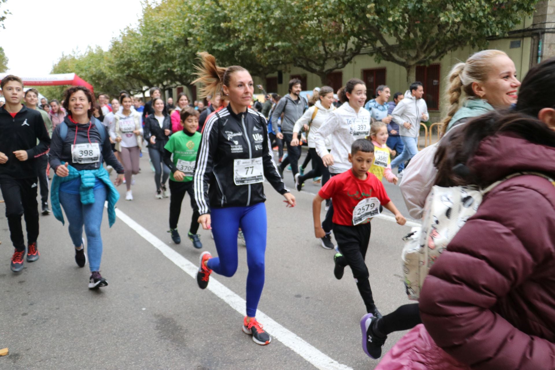 Las méjores imágenes de la carrera popular de los &#039;10 kilómetros Ciudad de León&#039;