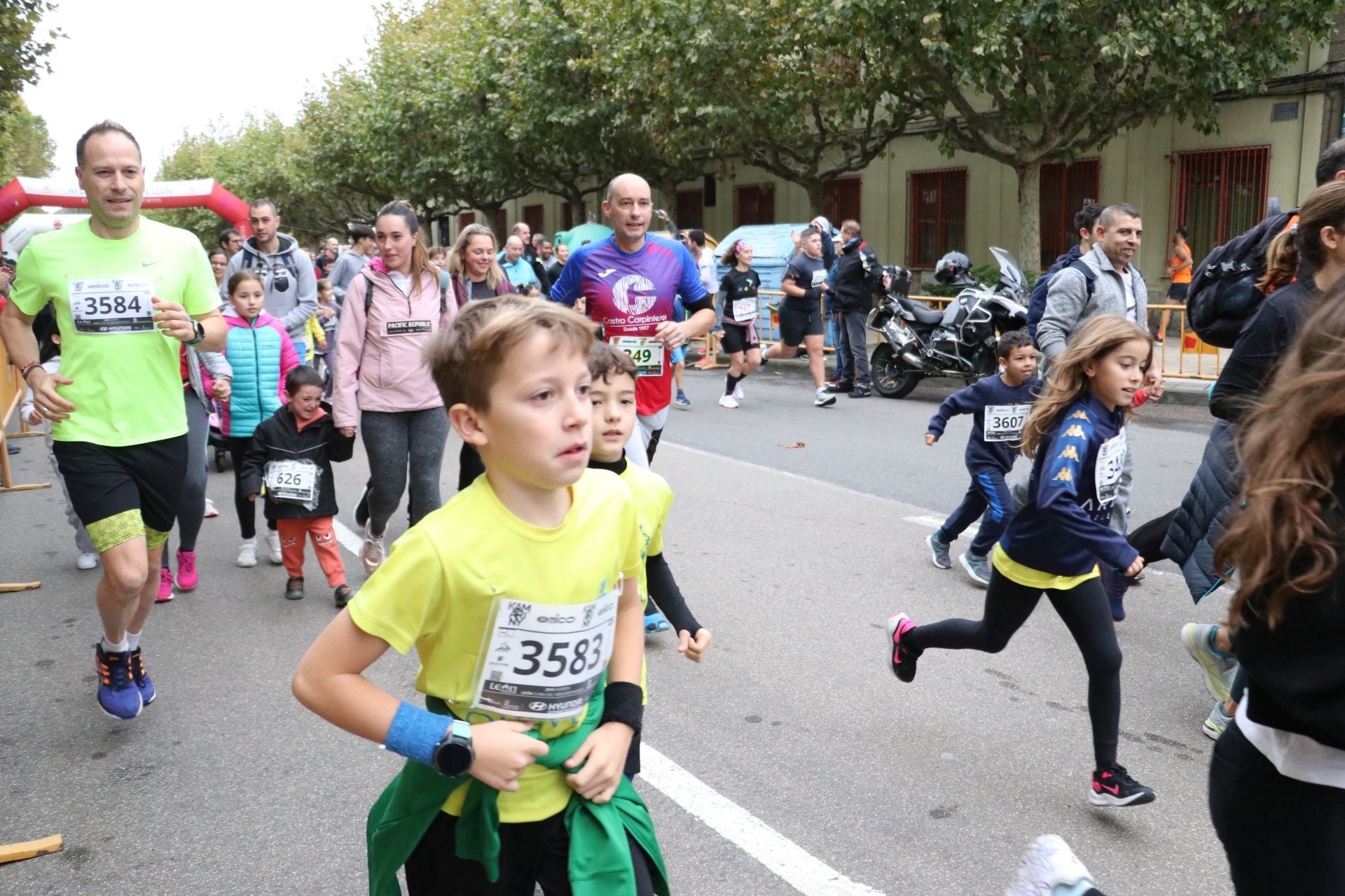 Las méjores imágenes de la carrera popular de los &#039;10 kilómetros Ciudad de León&#039;