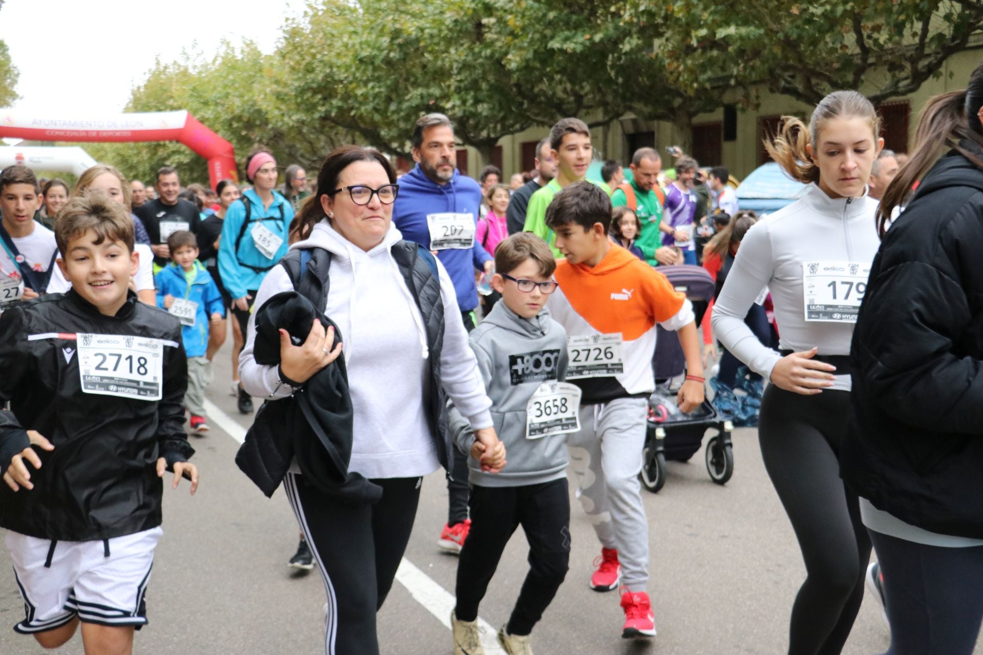 Las méjores imágenes de la carrera popular de los &#039;10 kilómetros Ciudad de León&#039;