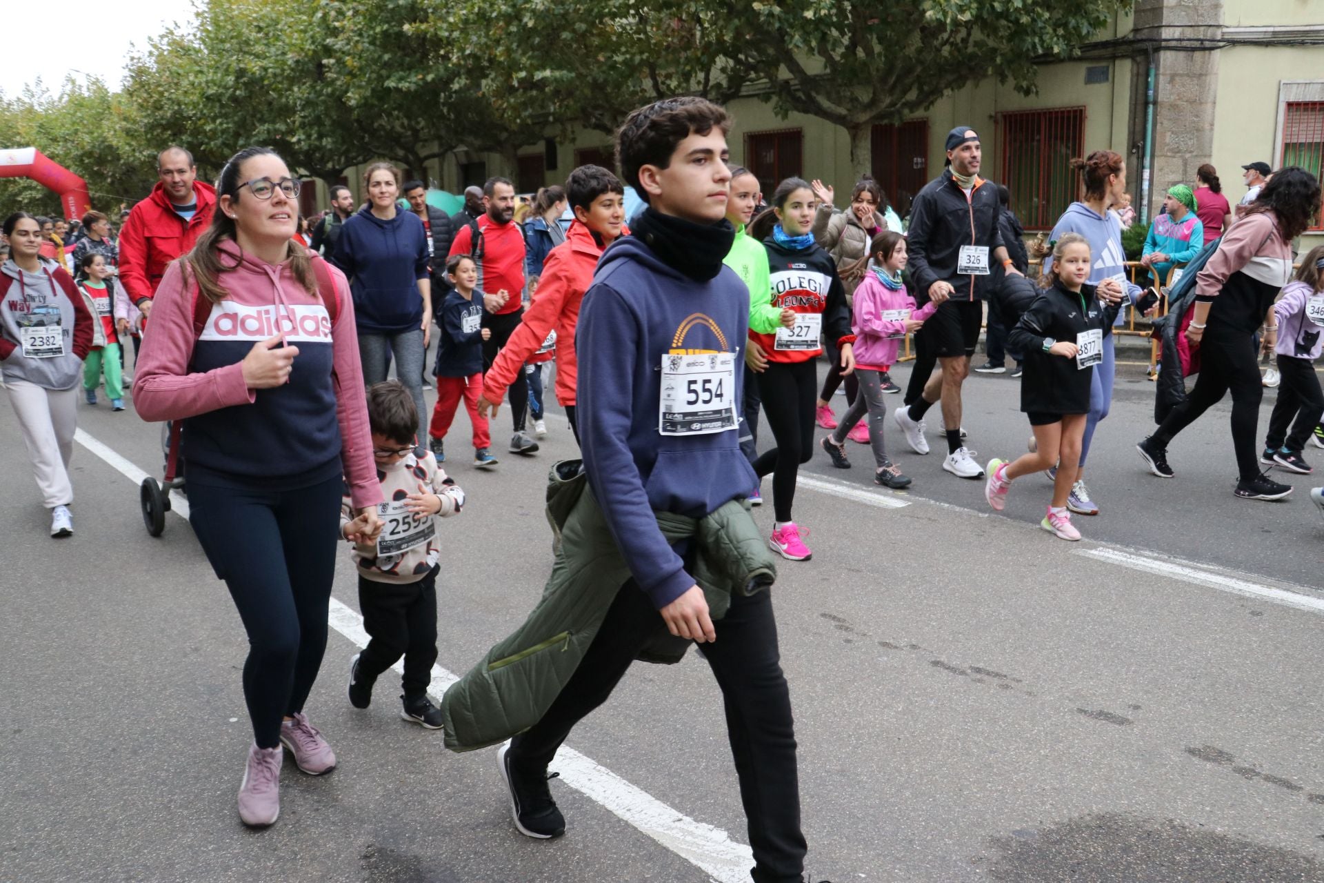 Las méjores imágenes de la carrera popular de los &#039;10 kilómetros Ciudad de León&#039;