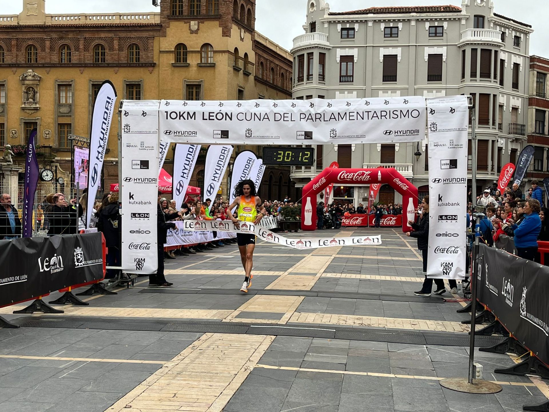 Las imágenes de la llegada a la meta de los 10 kilómetros Ciudad de León