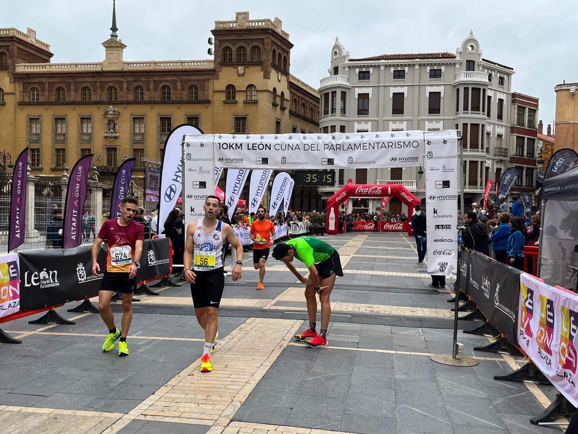 Las imágenes de la llegada a la meta de los 10 kilómetros Ciudad de León