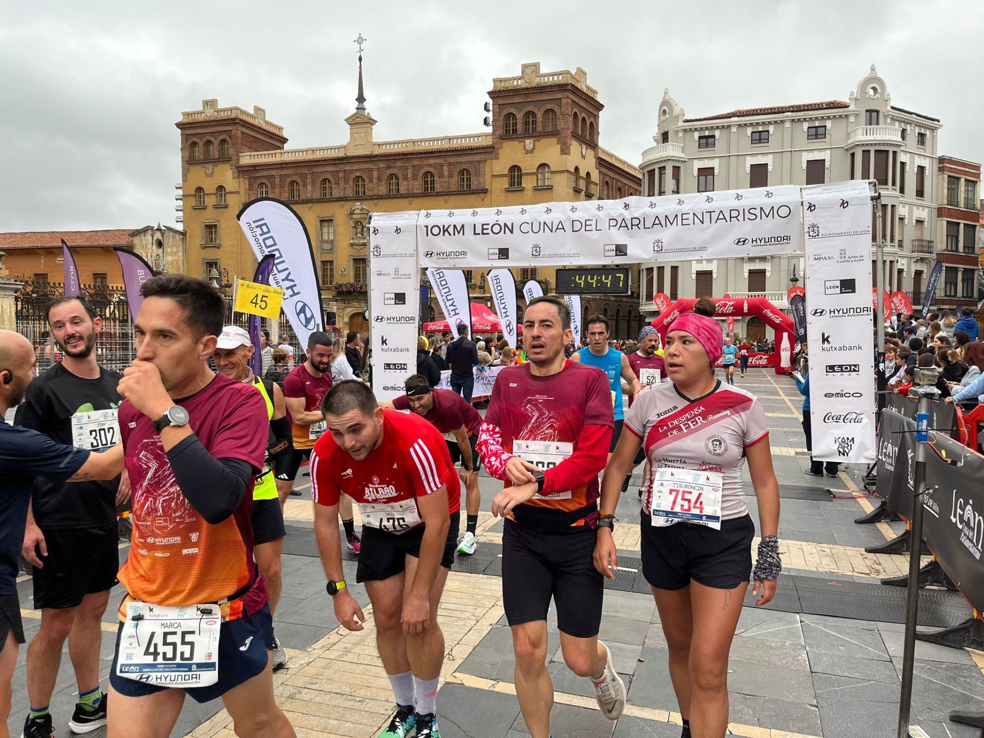 Las imágenes de la llegada a la meta de los 10 kilómetros Ciudad de León