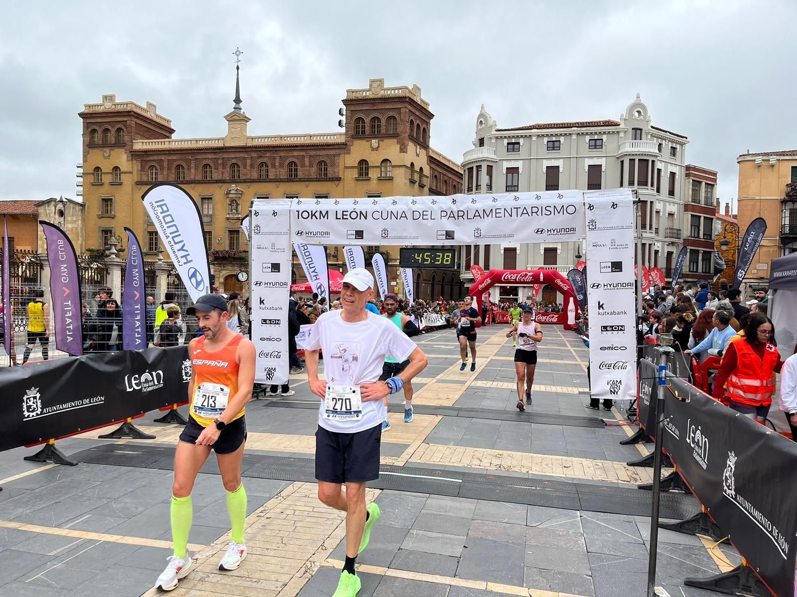 Las imágenes de la llegada a la meta de los 10 kilómetros Ciudad de León