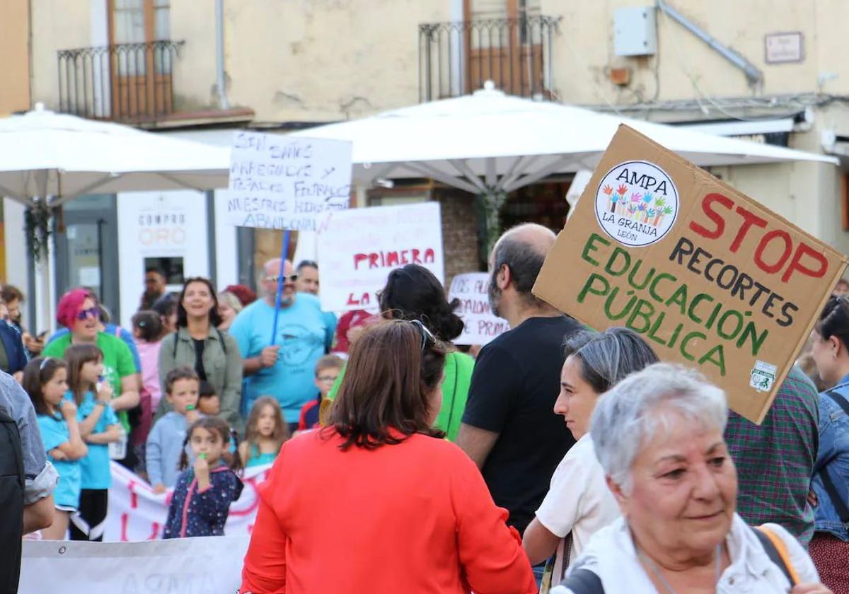 Imagen de una de las protestas por la educación pública de calidad en León.