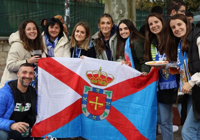 La afición blanquiazul se reunió en el parque del Cid.