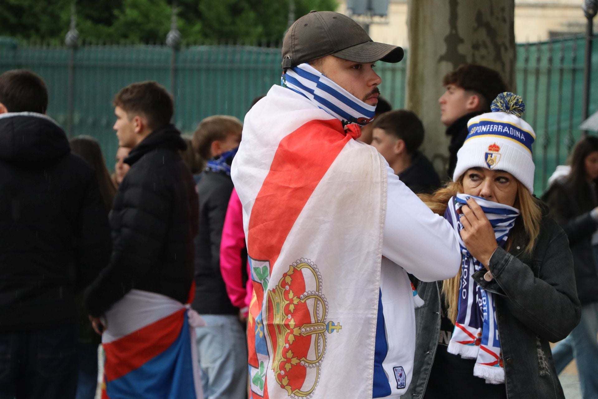 Las mejores imágenes del ambiente previo al derbi entre Cultural y Ponferradina