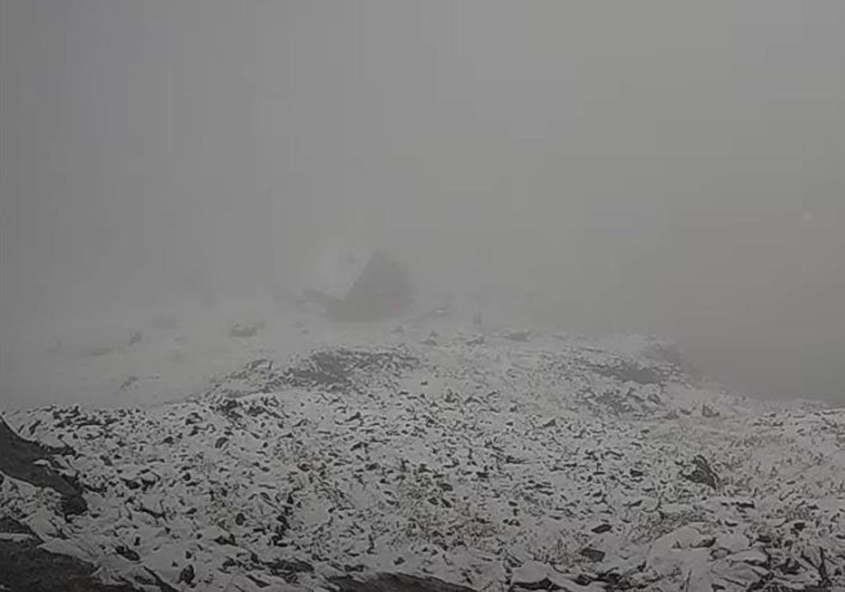 Nieve en la webcam de Collado Jermoso.