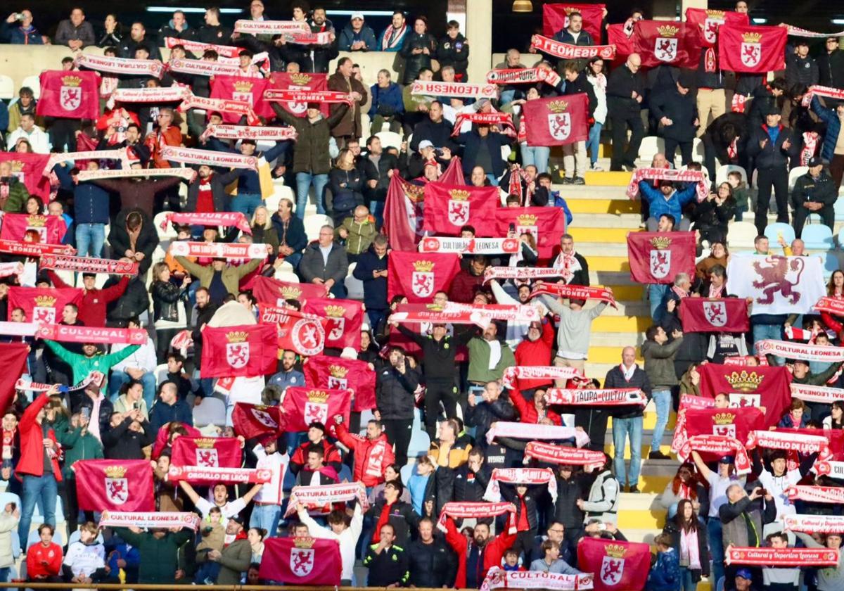 La grada culturalista disfrutó de la victoria de su equipo.