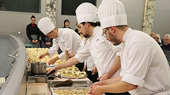 Un show cooking micológico conquista el paladar leonés
