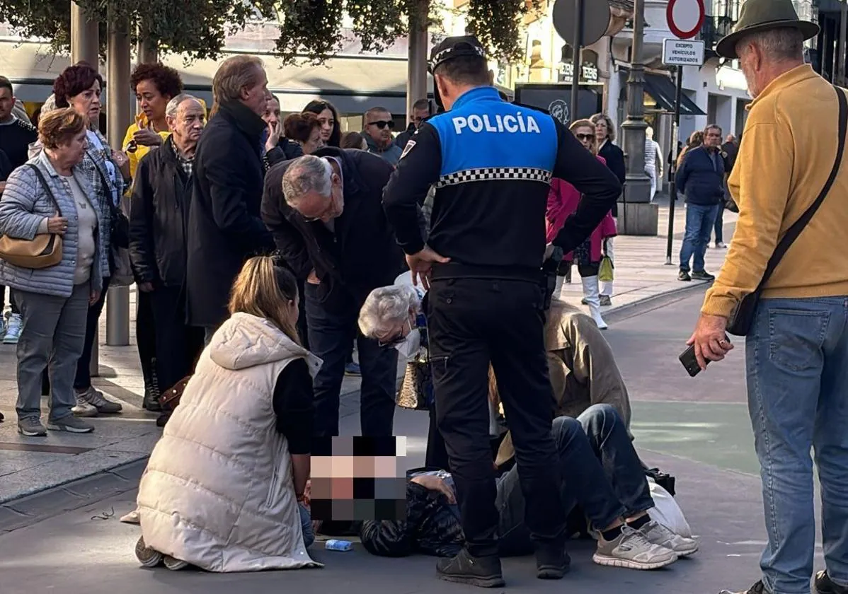 La luminaria caída y un herido en Ordoño II.