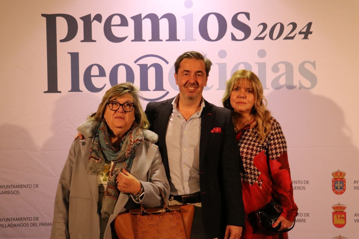 Teresa Alonso, Roberto Fidalgo y Pilar Fernández de A&M