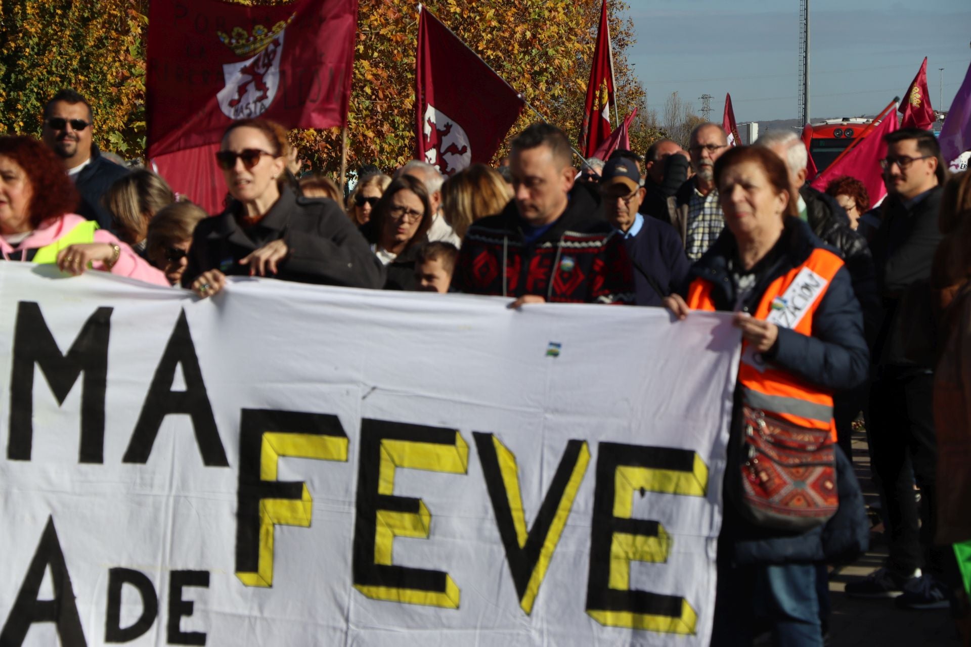 Manifestación por el futuro de Feve en León