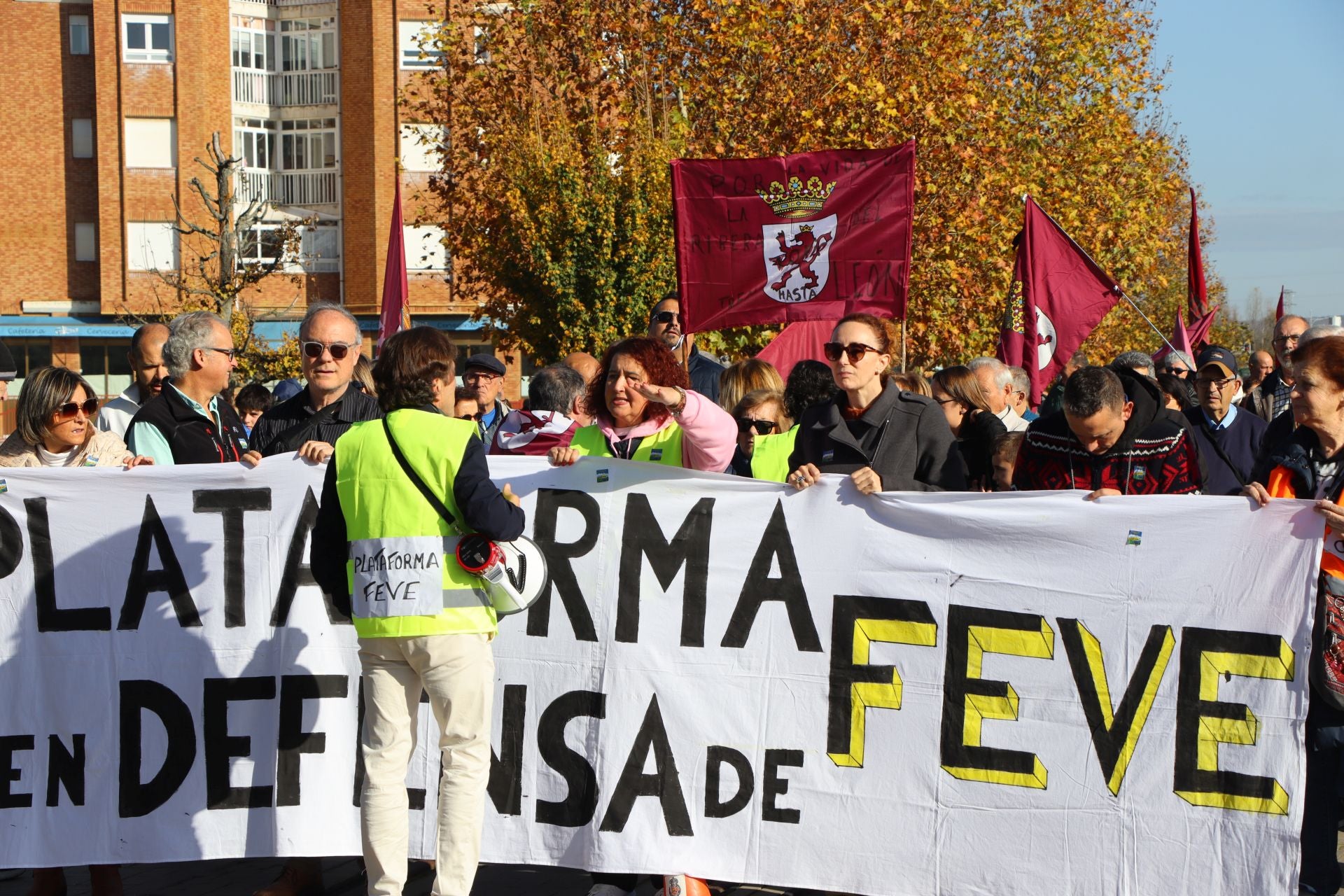 Manifestación por el futuro de Feve en León