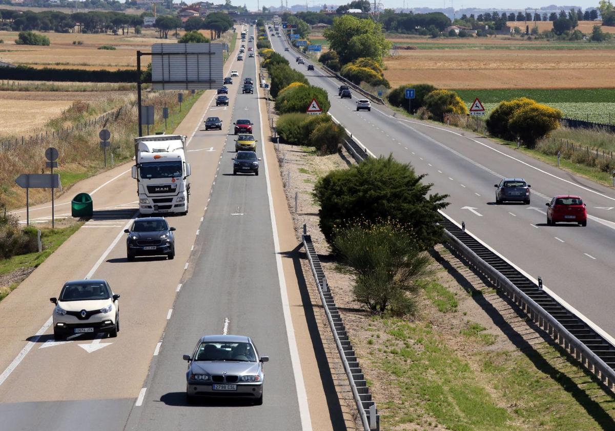 Circulación en una autovía de la comuniad.