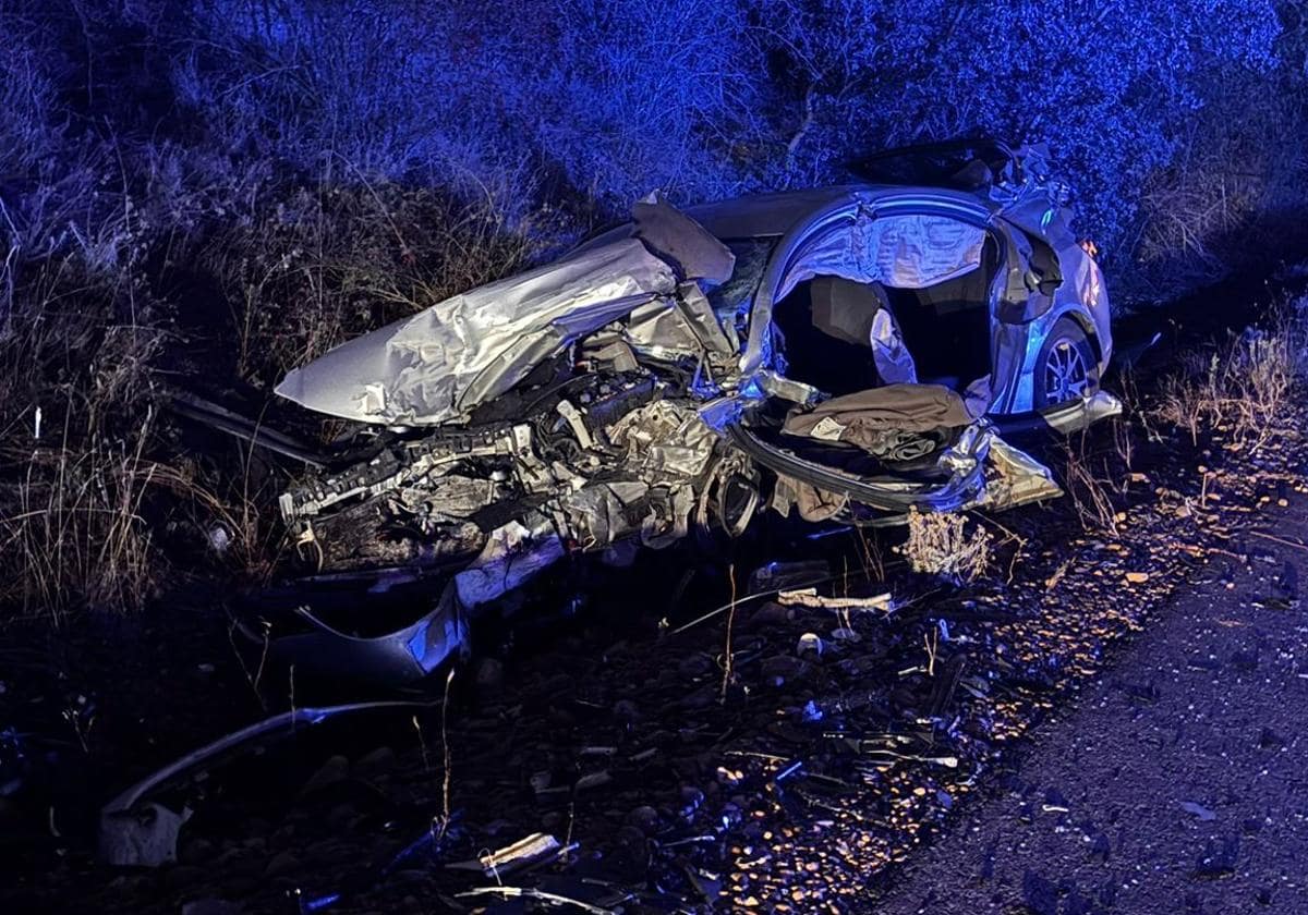 Estado de uno de los coches accidentados en Fontecha.