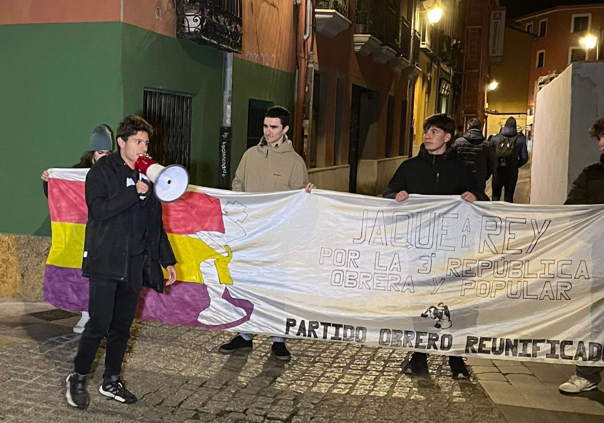 De cantar el Cara al Sol a «quemar la iglesia como en el 36»