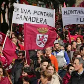 Los jóvenes enarbolan la bandera leonesista y una mayoría apoya la autonomía