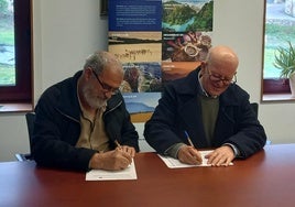 Firma del convenio entre la Reservar de la Biosfera del Alto Bernesga y la Asociación para la Recuperación de la Mantequera Leonesa.