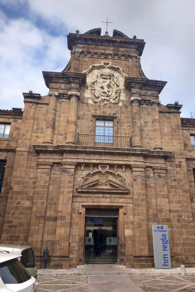 Fachada de Nuestra Señora de Regla. Antigua fachada de Renedo de Valdetuéjar. 2024.