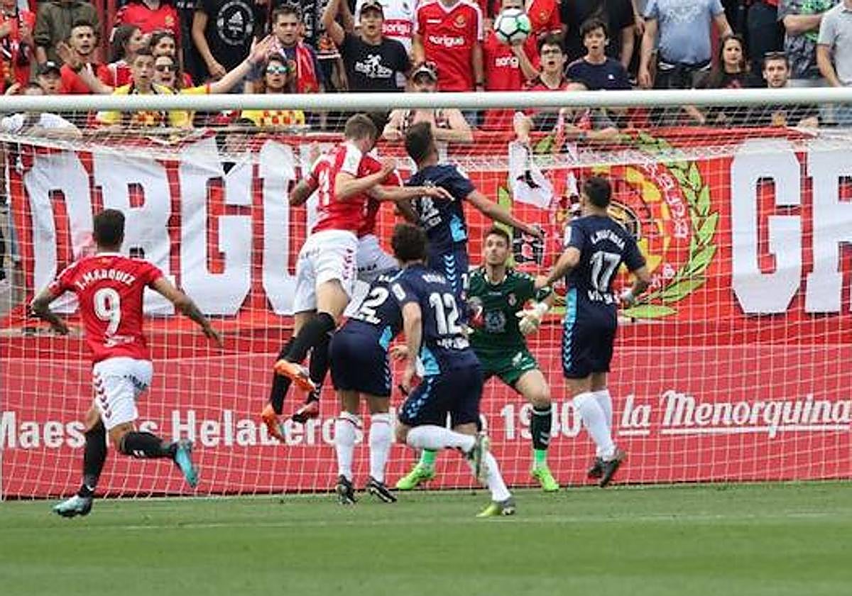 Un lance del partido que la Cultural disputó ante el Nástic en 2018.