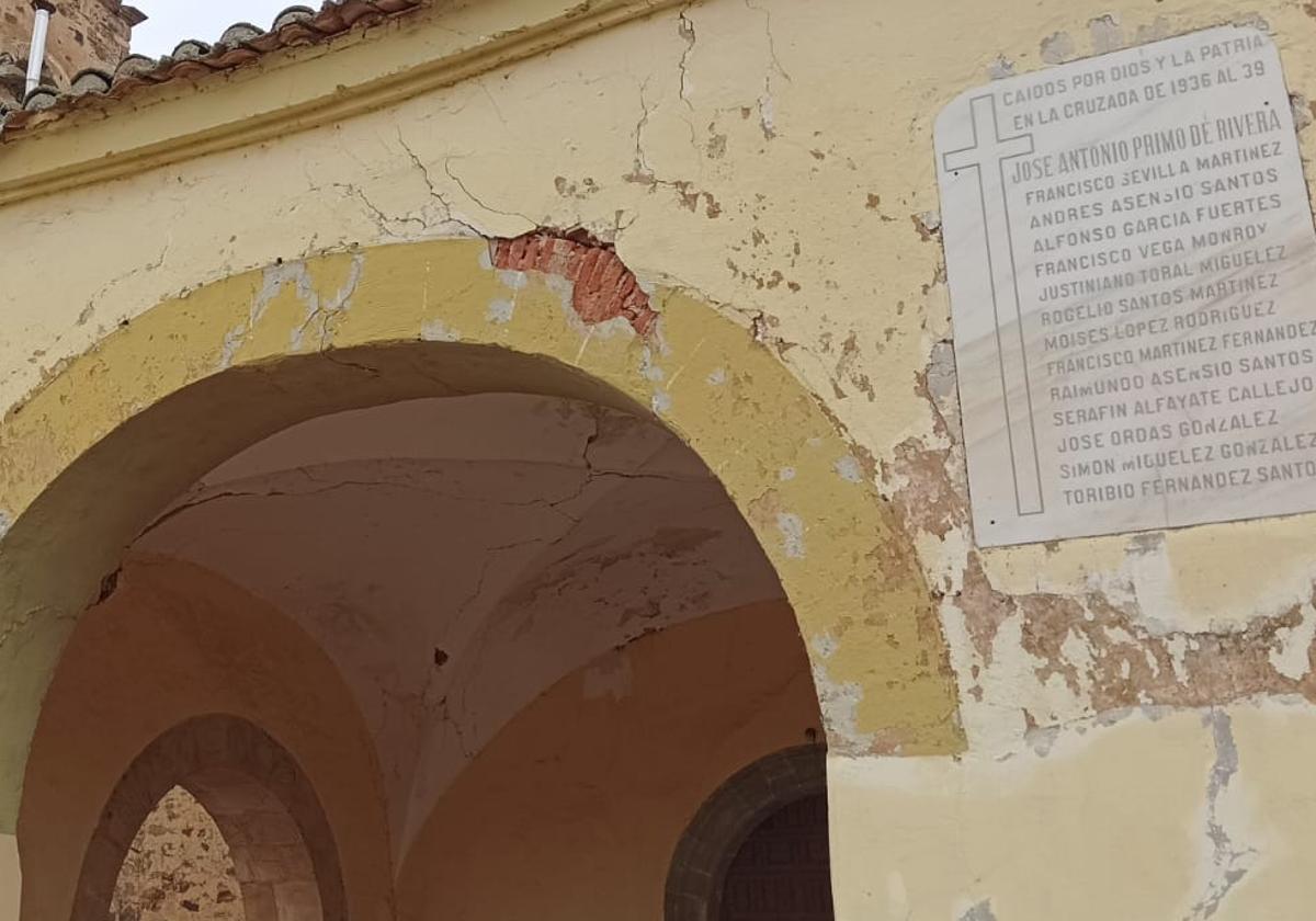 Imágenes de la situación de la iglesia de Huerga de Garaballes.