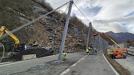 Dos carriles a León y uno hacia Asturias: la AP-66 reabre esta tarde tras el argayo